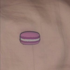 macaroon croc accessory